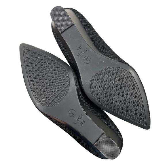 Chic Black Wedge Heels - Picture 13 of 13